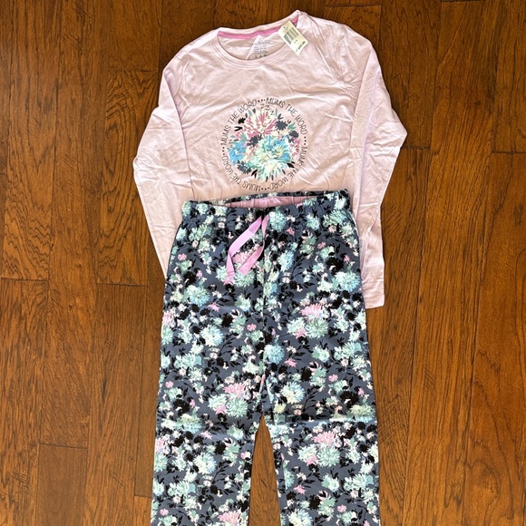 Vera Bradley Other - NWT Vera Bradley Floral Pajamas Set - Pink and Blue Mums the word size small